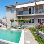 Apartament Mate Pula